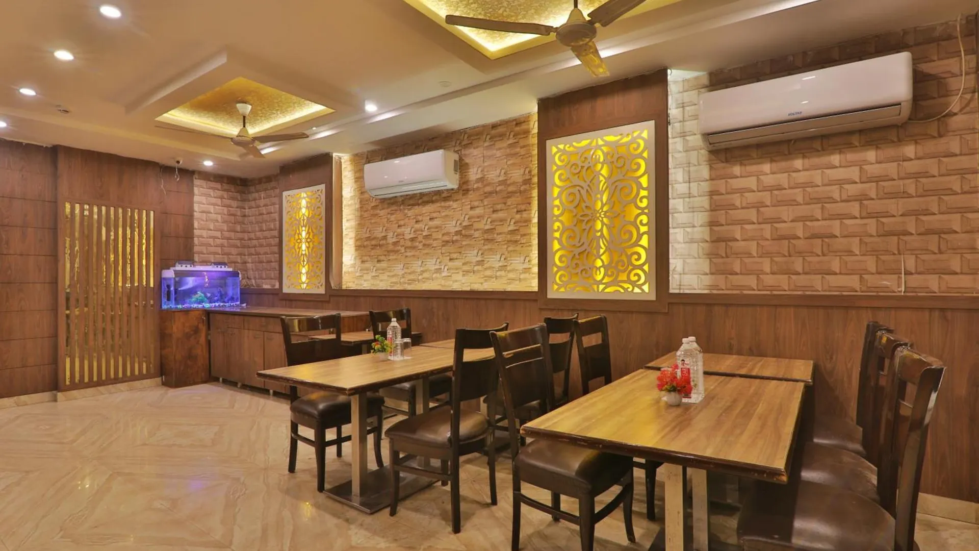 Hotel Luxury Janki Near Vishwanath Temple, #Famiily Choice #Free Wifi #Free Parking #Prime Location 바라나시 인도