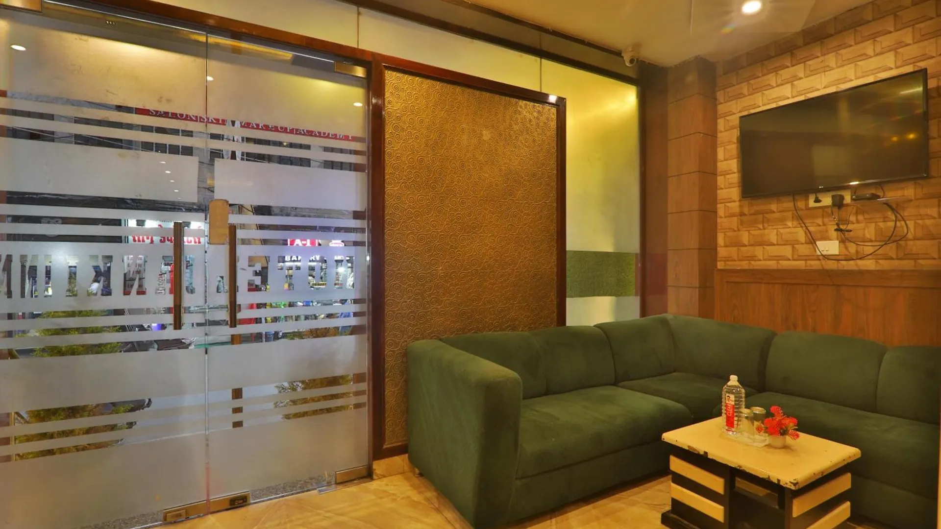 Hotel Luxury Janki Near Vishwanath Temple, #Famiily Choice #Free Wifi #Free Parking #Prime Location 바라나시 3*,  인도