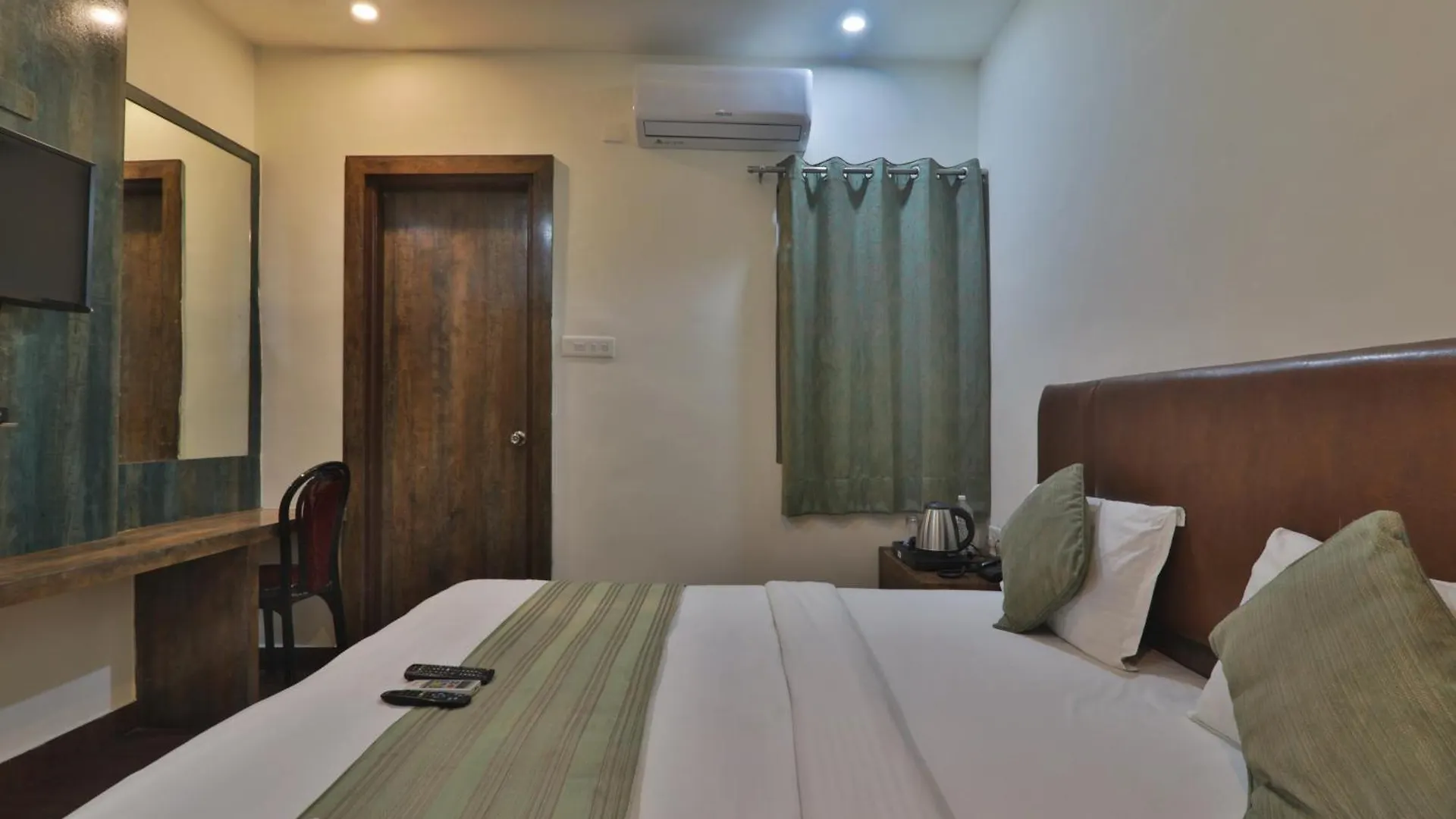 Hotel Luxury Janki Near Vishwanath Temple, #Famiily Choice #Free Wifi #Free Parking #Prime Location 바라나시